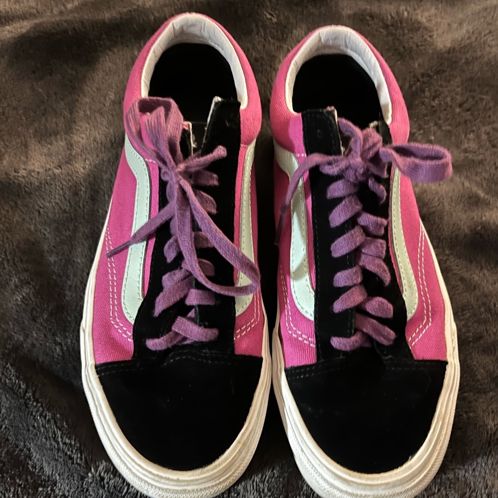 Vans Women's Sneakers in Pink, Black and White